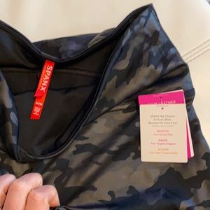 Spanx faux leather leggings brand new size medium
